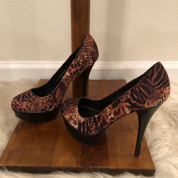 Fabulous Qupid Camel Multianimal Satin Heels - Picture 4 of 8